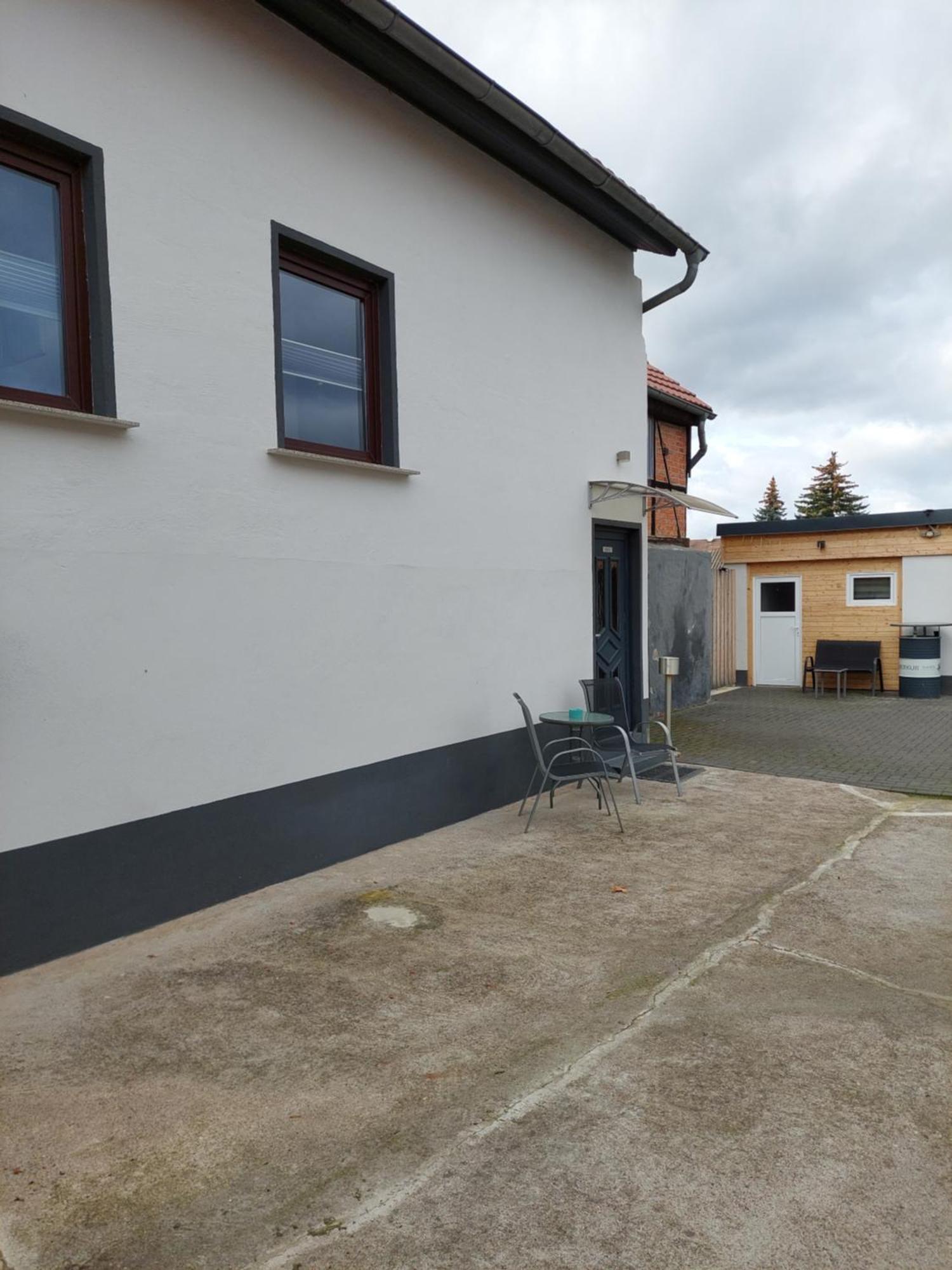 Ganze Ferienwohnung 5 Km Von Erfurt, Mit Kaffeevollautomat, Tv, Wlan, Boxspringbett, Schlafsofa Und Einkaufsmoeglichkeiten, Sehr Gute Anbindung Zur A71 Und A4, Kostenloser Oeff Parkplatz Fuer Pkw Und Transporter Elxleben エクステリア 写真